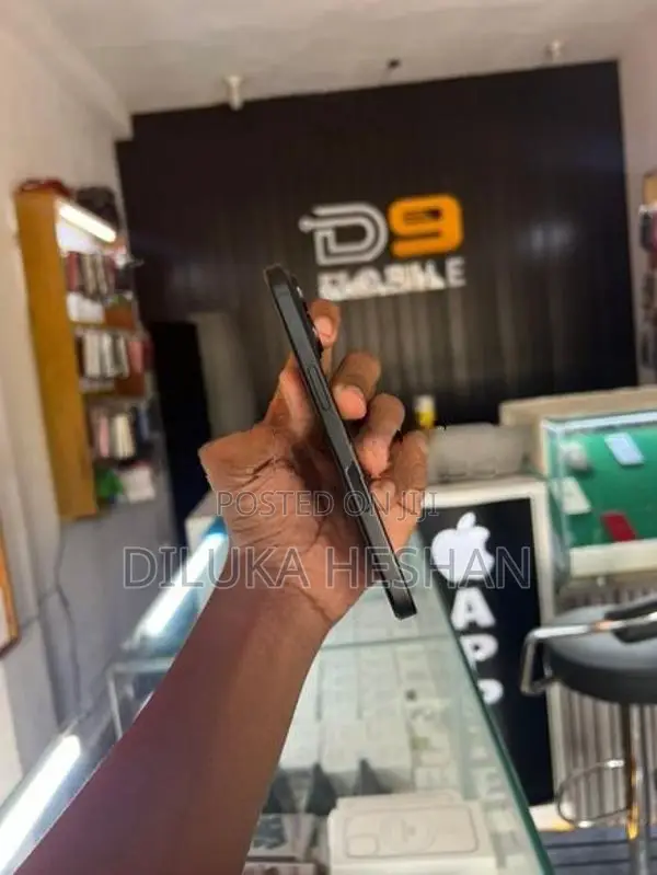 Apple iPhone 16 (Brand New)