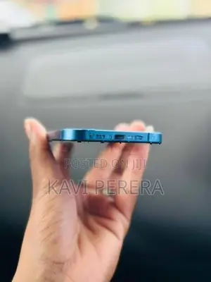 Apple iPhone 13 (Used)