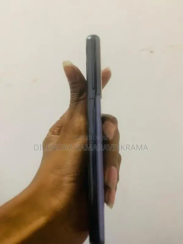 Samsung Galaxy S21 (Used)