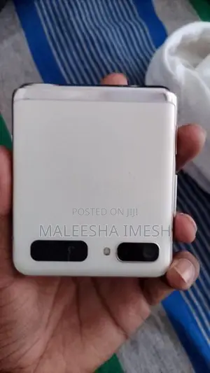 Samsung Galaxy Z Flip (Used)