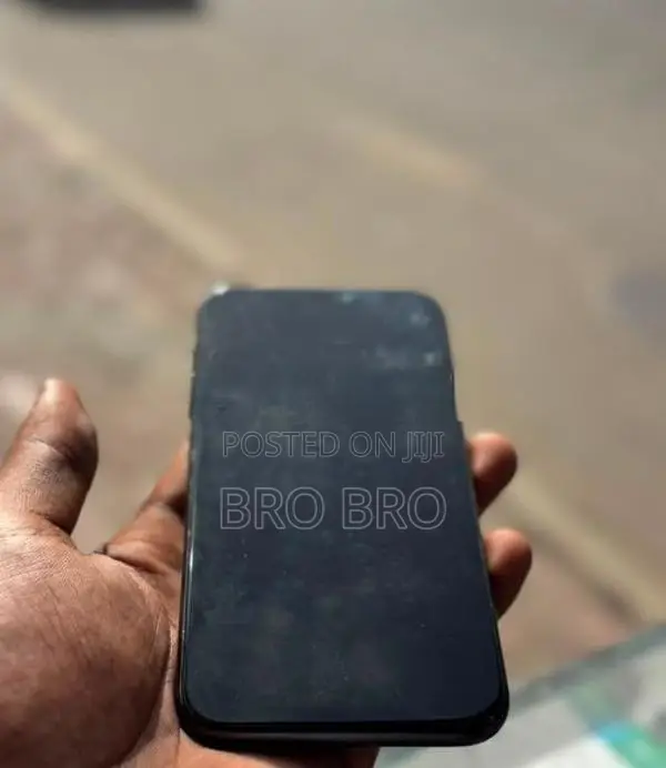Apple iPhone 11 (Used)