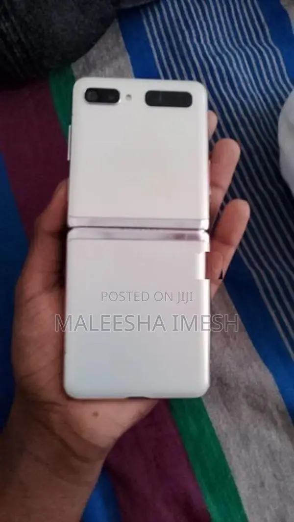 Samsung Galaxy Z Flip (Used)