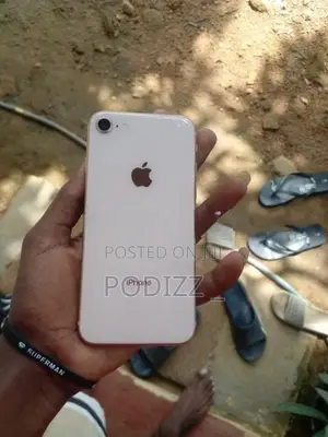 Apple iPhone 8 (Used)