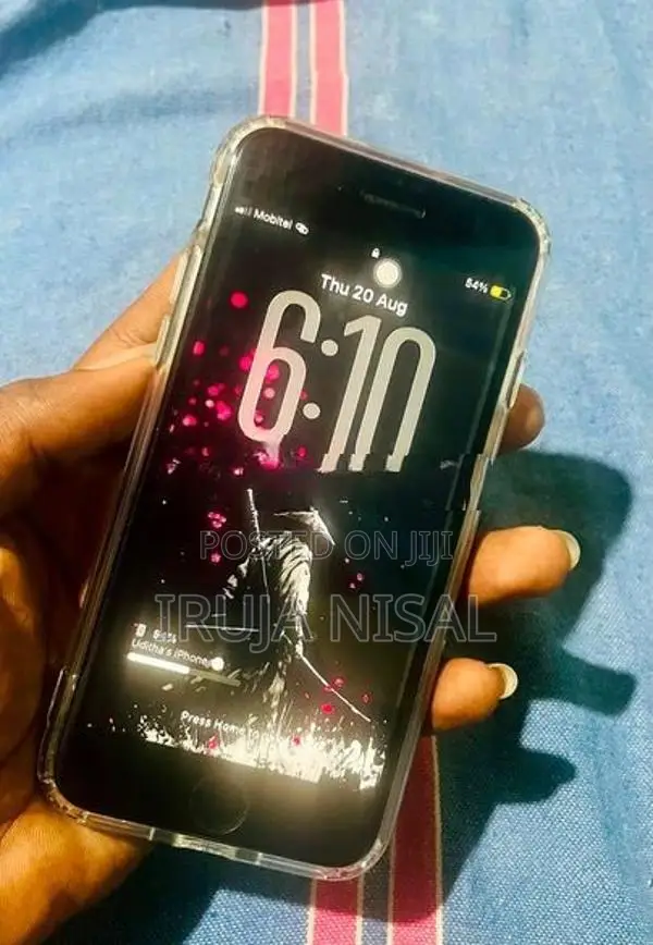 Apple iPhone SE 2 (Used)