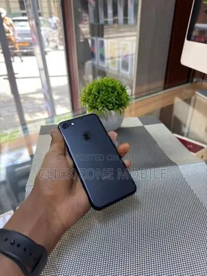 Apple iPhone 7 128GB (Used)