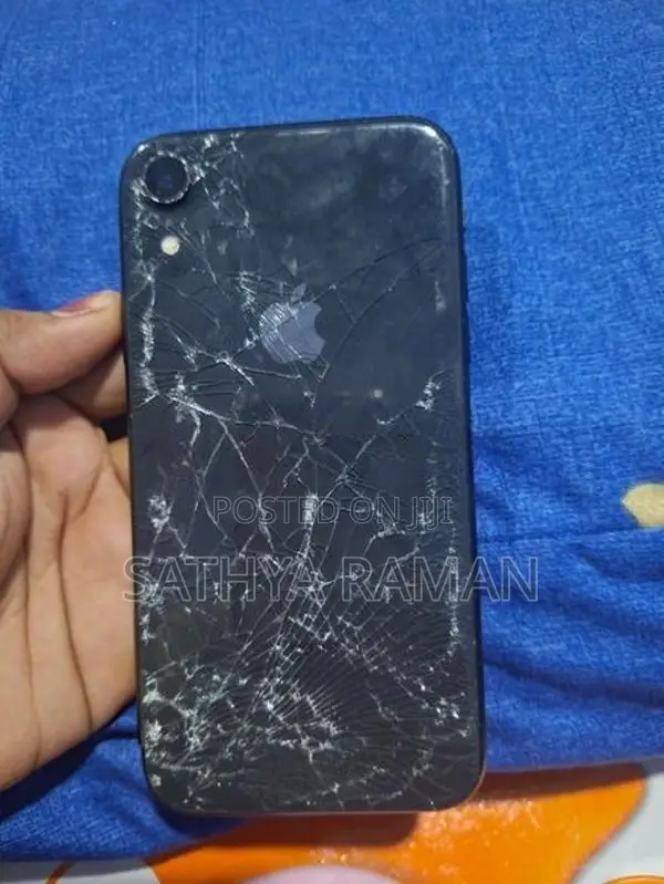 Apple iPhone XR (Used)