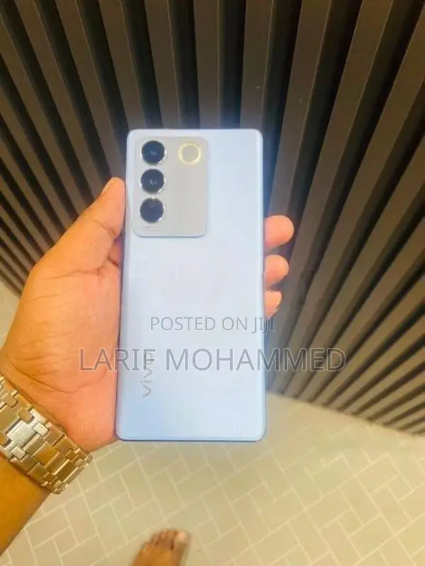 Vivo V27 (Used)