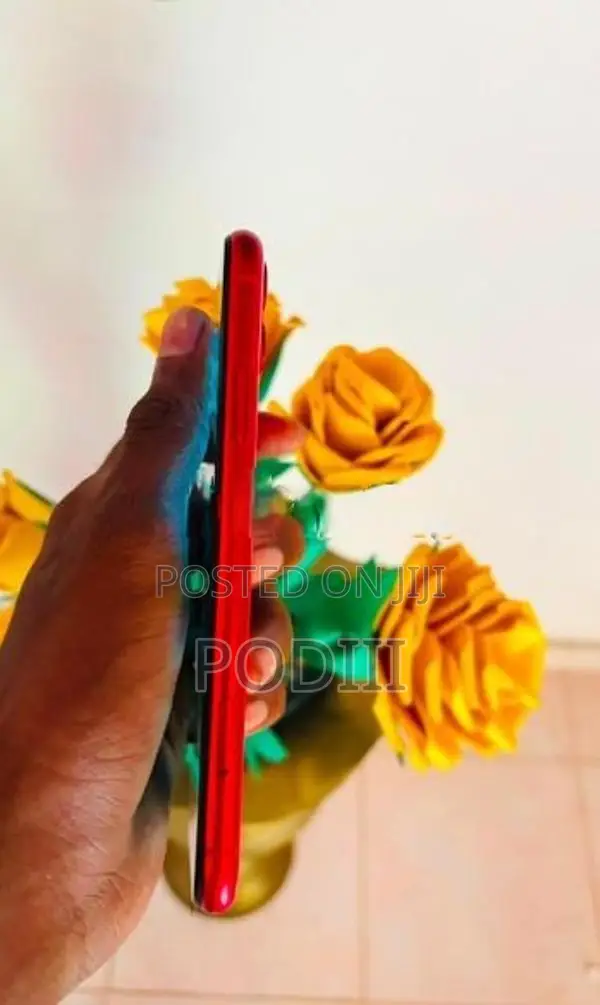 Apple iPhone 11 Red (Used)