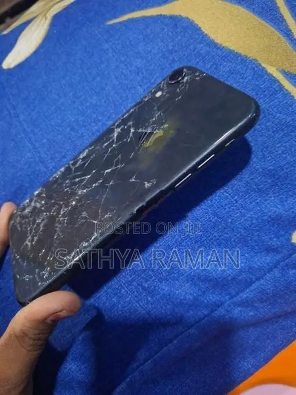 Apple iPhone XR (Used)