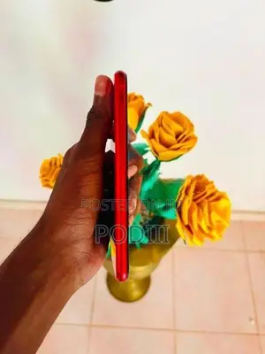 Apple iPhone 11 Red (Used)