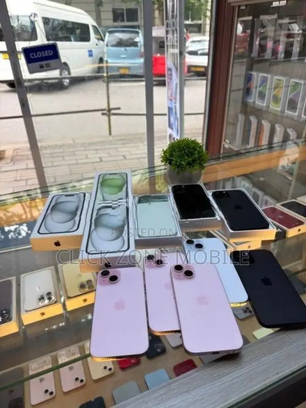 Apple iPhone 15 128GB (Used)