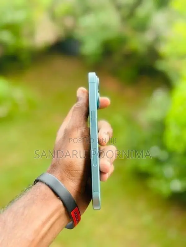Apple iPhone 16 (Used)
