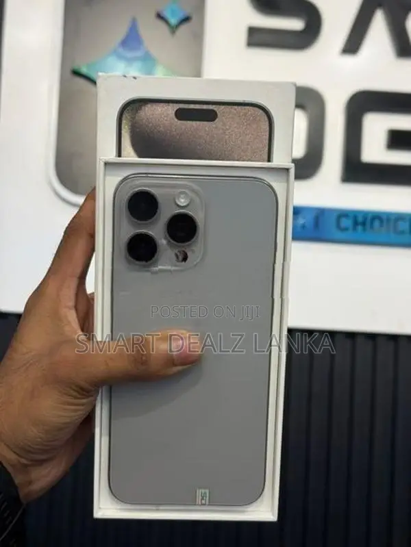 Apple iPhone 15 Pro Max 256GB (Used)