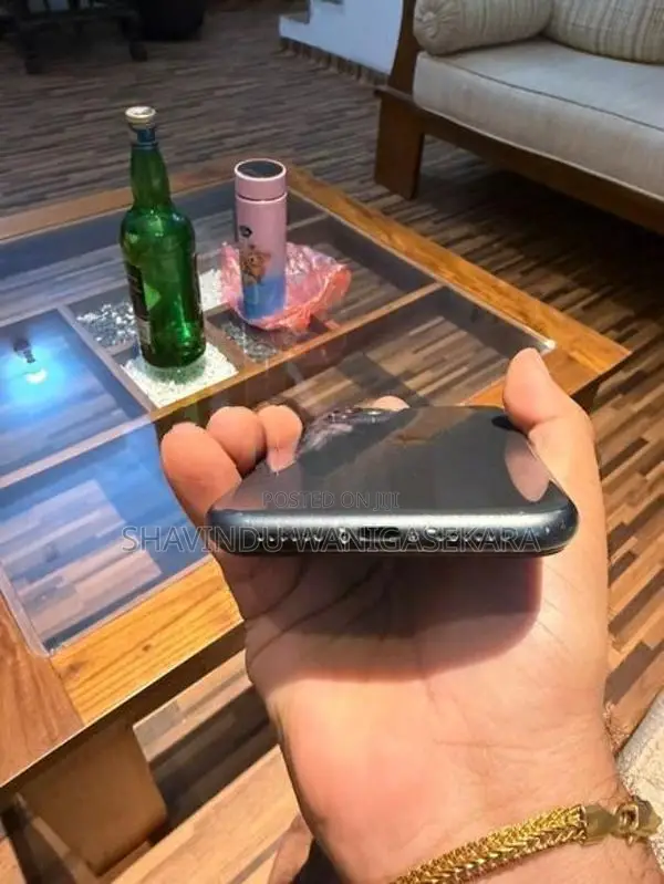 Apple iPhone 11 (Used)