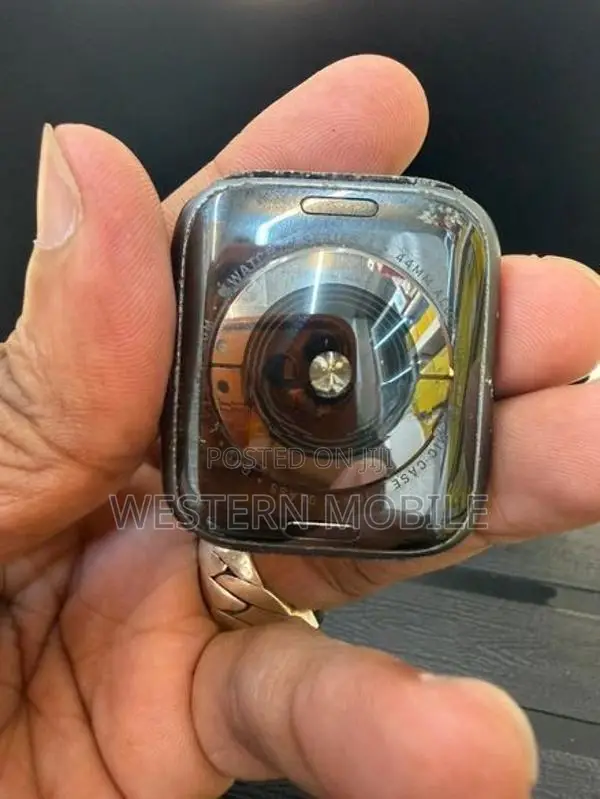 Apple iWatch Series 4 (Used)