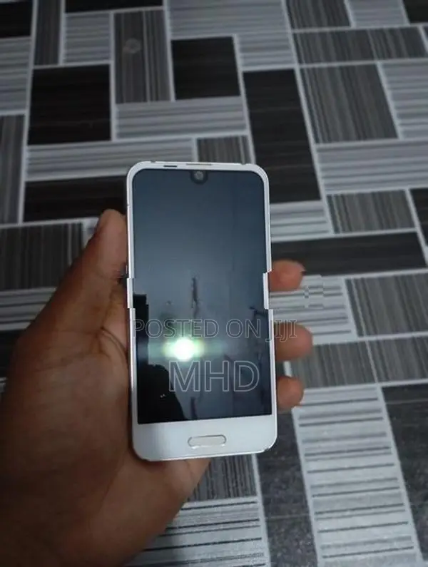 Sharp Aquos Xx 4GB 32GB (Used)