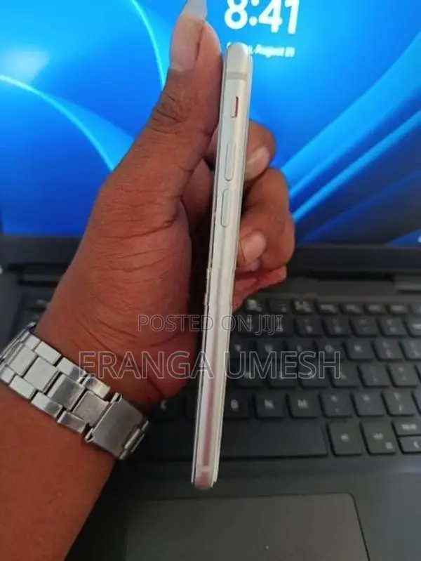 Apple iPhone 8 (Used)