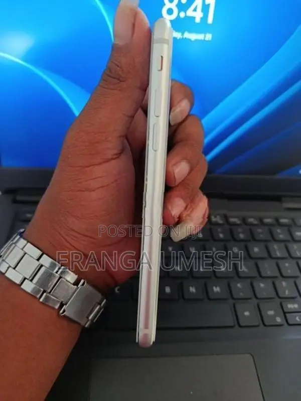 Apple iPhone 8 (Used)