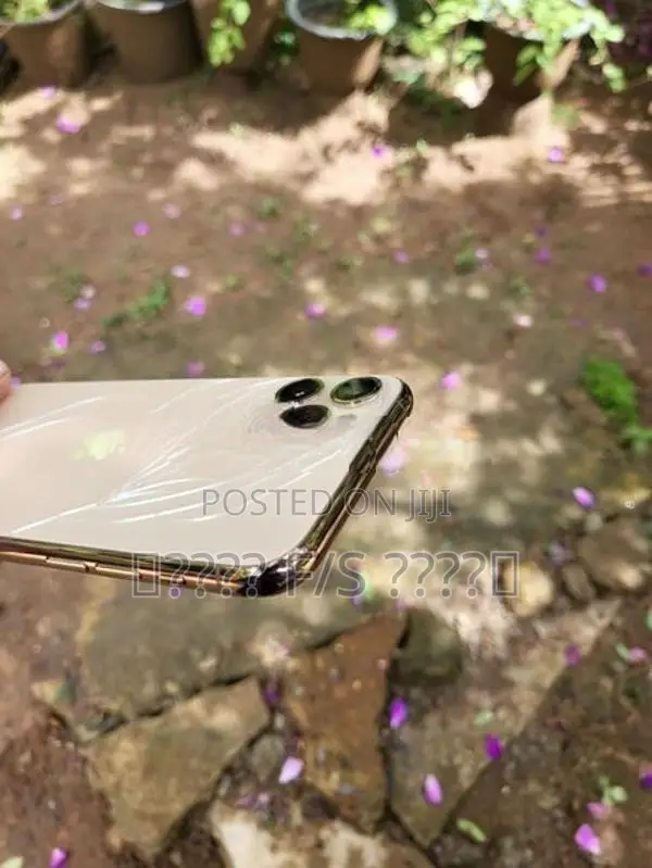 Apple iPhone 11 Pro 256GB Gold (Used)