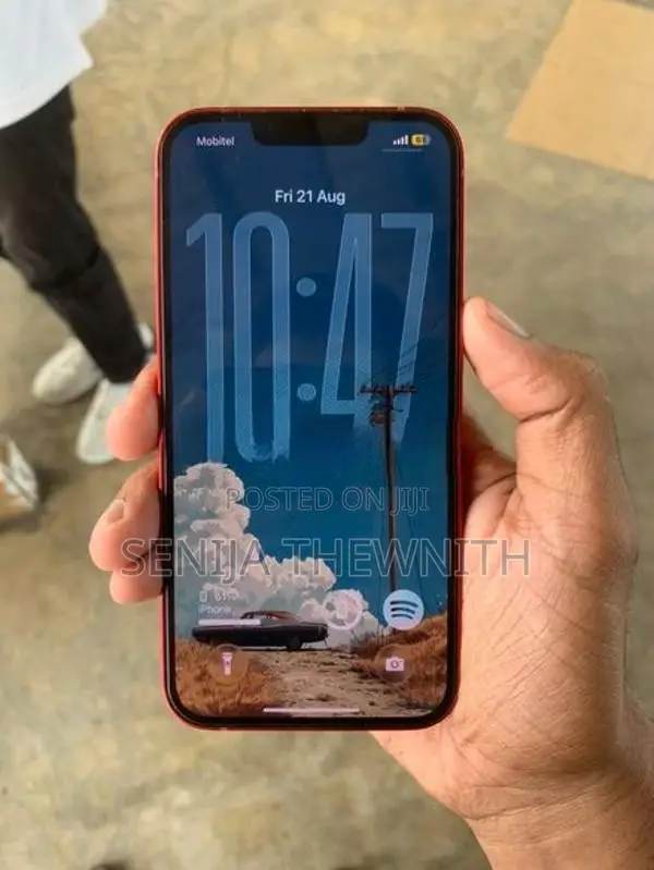 Apple iPhone 13 (Used)