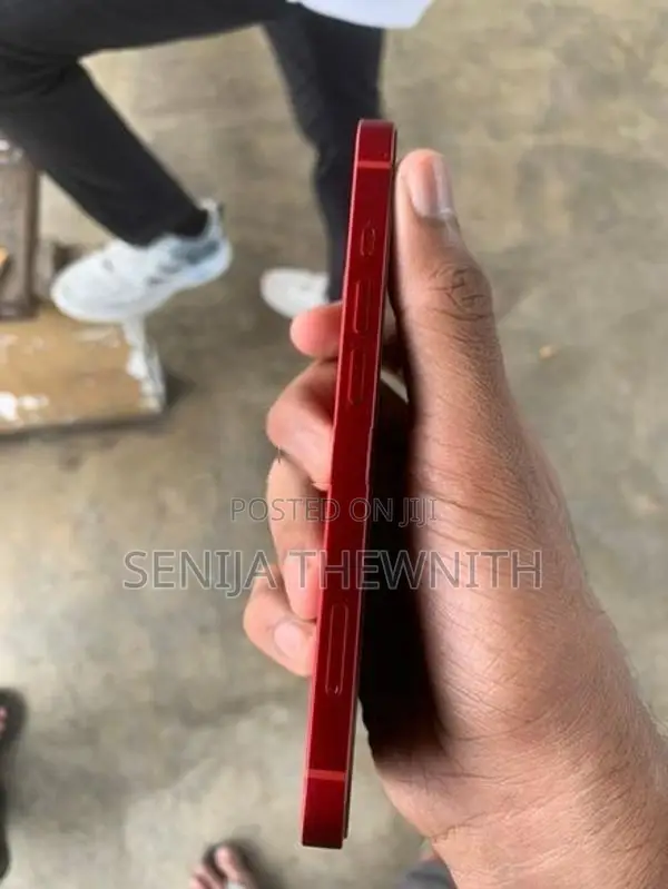 Apple iPhone 13 (Used)
