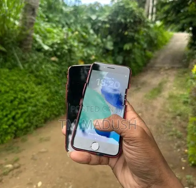 Apple iPhone SE 2 MOBILE PHONE (Used)