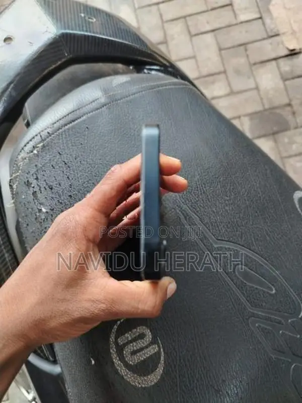 Apple iPhone 12 (Used)