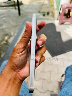 Samsung Galaxy S23 FE Argent (Used)