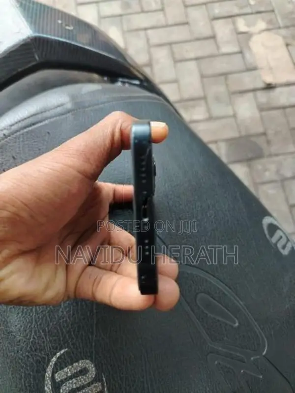 Apple iPhone 12 (Used)