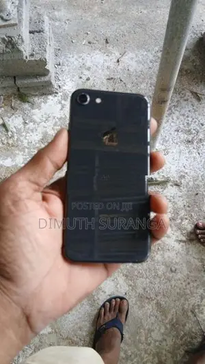 Apple iPhone 8 (Used)