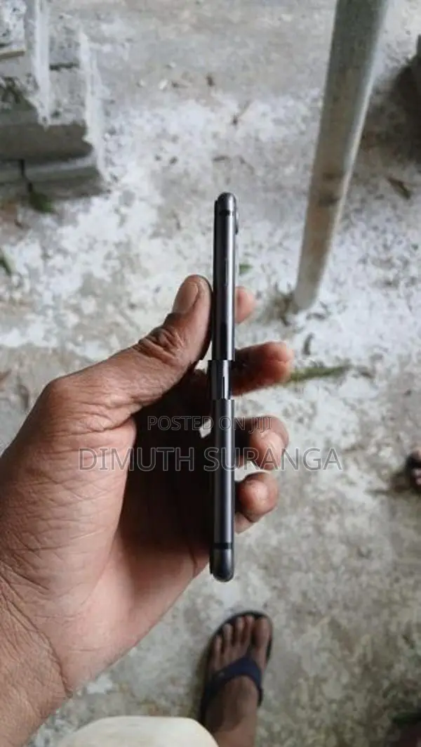 Apple iPhone 8 (Used)