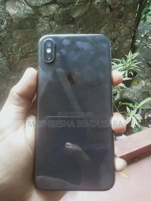 Apple iPhone X (Used)