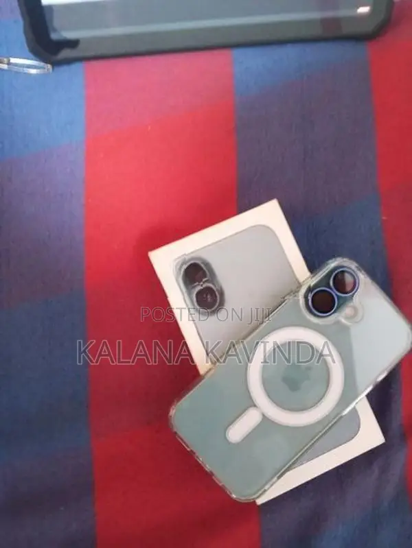 Apple iPhone 16 (Used)
