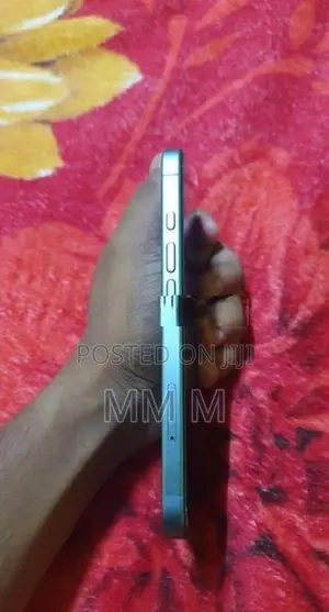 Apple iPhone 16 128GB (Used)