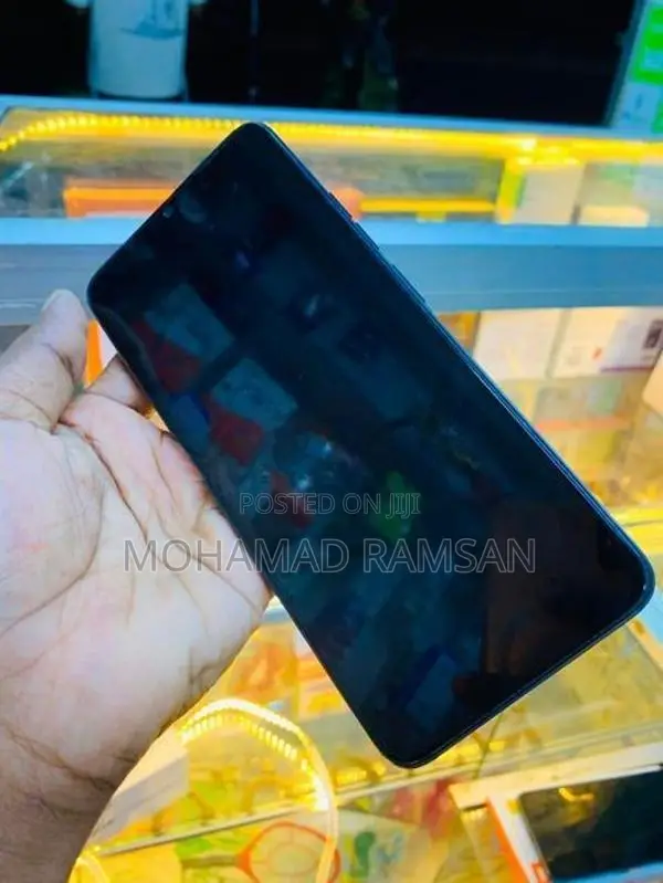 Moto 64 GB (Used)