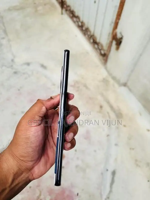 Vivo V30e (Used)