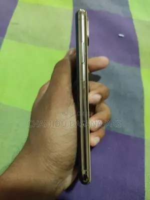 Apple iPhone XS (Used)