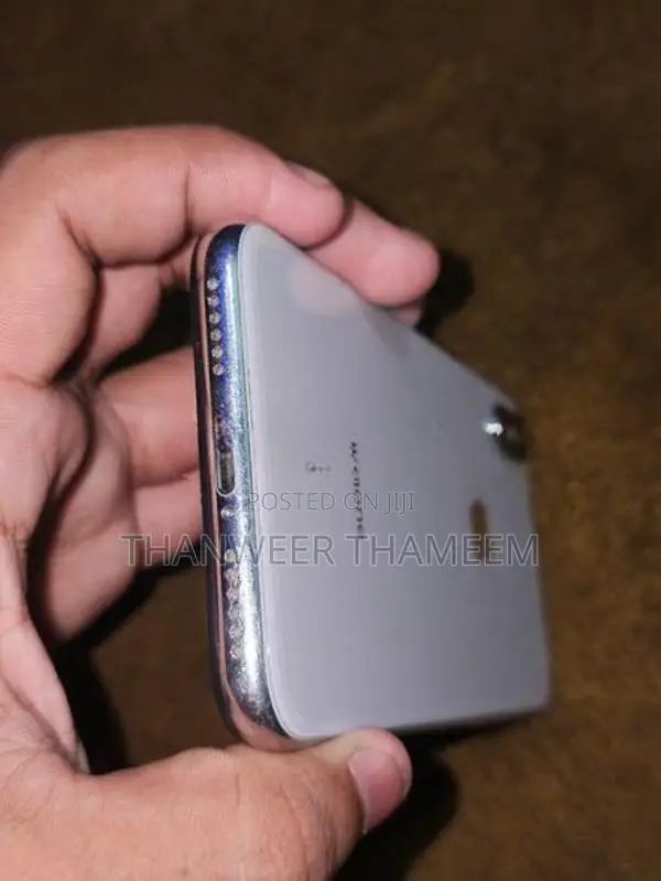 Apple iPhone X (Used)