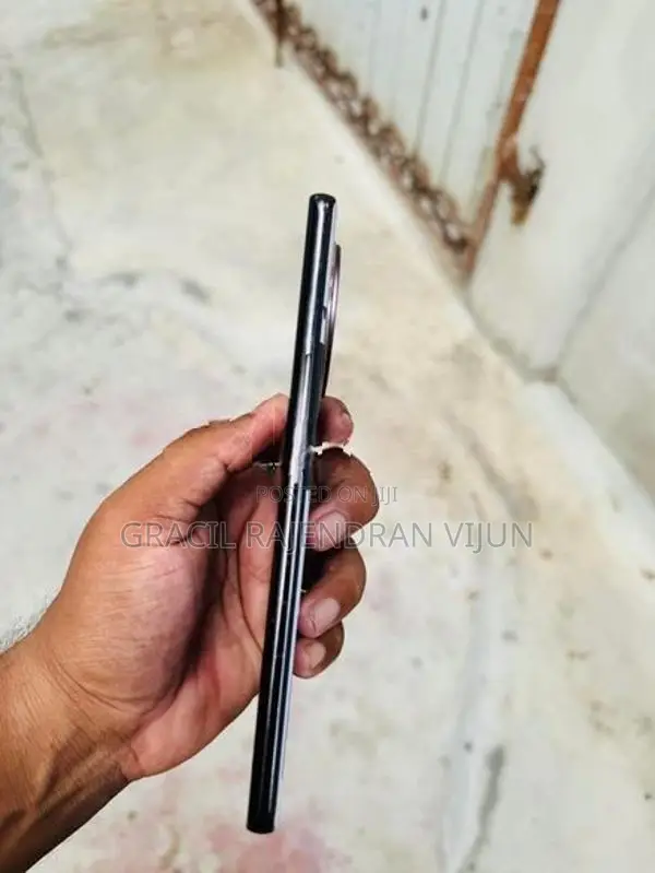 Vivo V30e (Used)