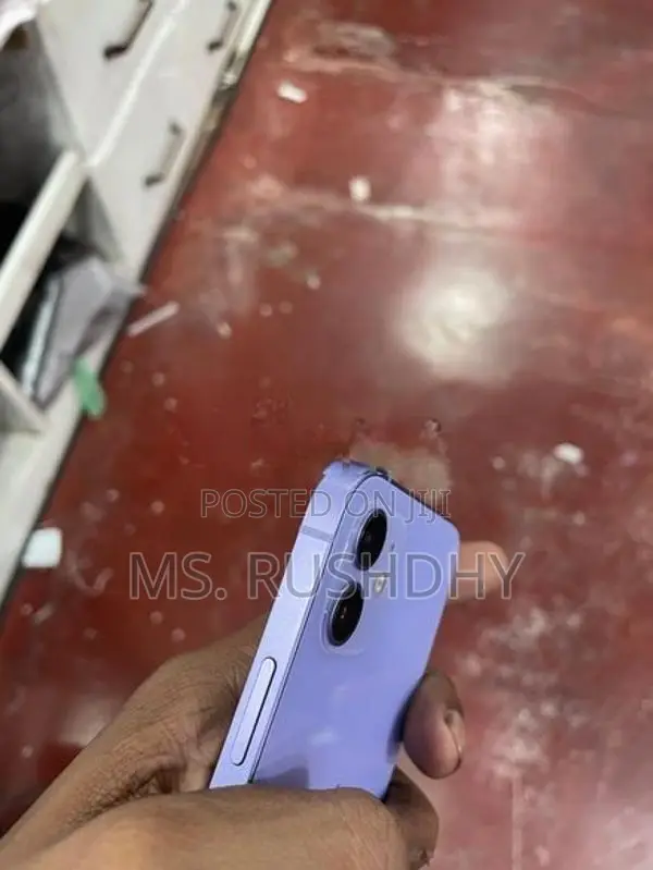 Apple iPhone 12 (Used)