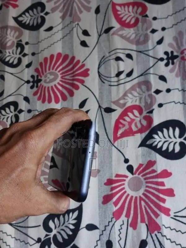 Samsung Galaxy A24 (Used)