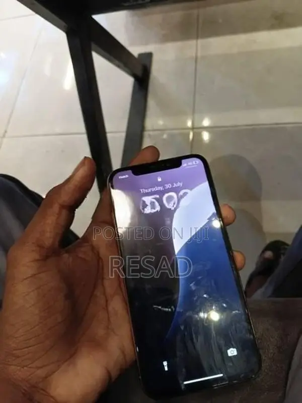 Apple iPhone XS (Used)