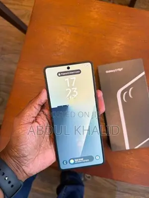 Samsung Galaxy Z Flip 7 256GB (Used)