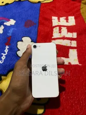 Apple iPhone SE 2 (Used)