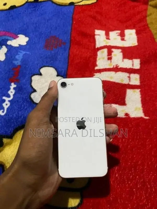 Apple iPhone SE 2 (Used)