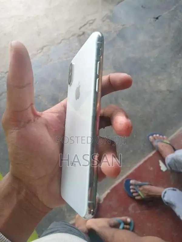 Apple iPhone X (Used)