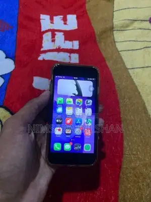 Apple iPhone SE 2 (Used)