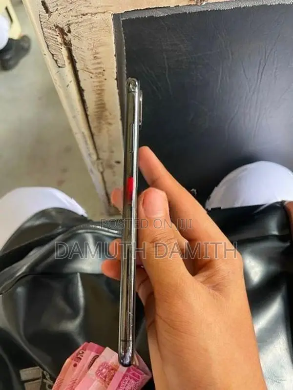 Apple iPhone XS Max (Used)