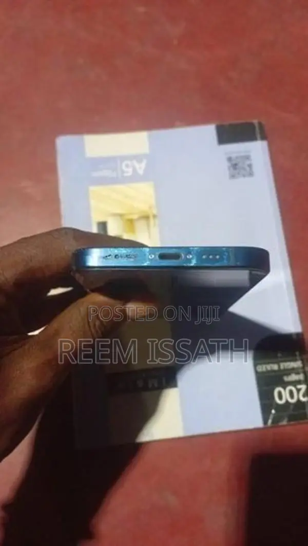 Apple iPhone 12 (Used)
