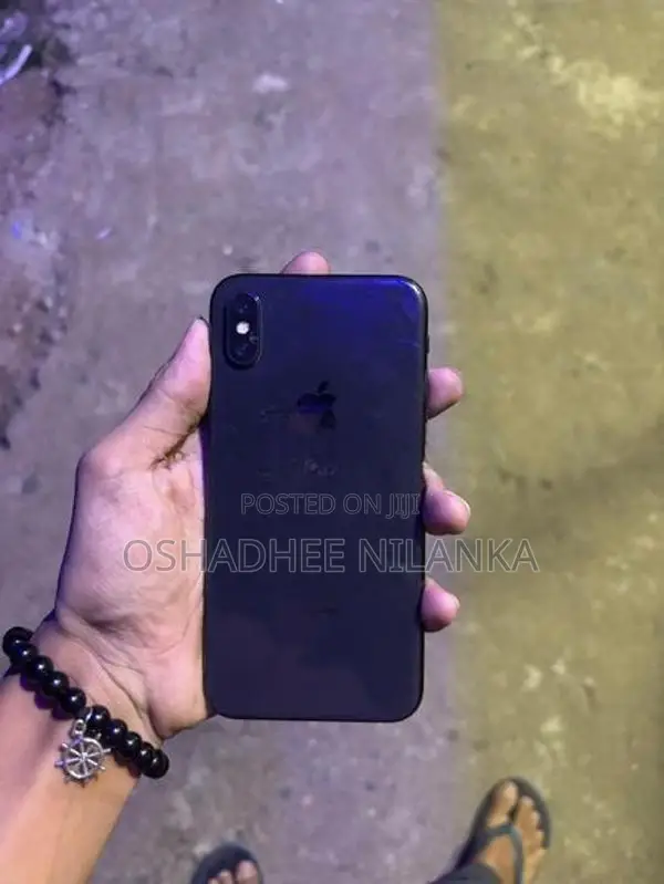 Apple iPhone X (Used)